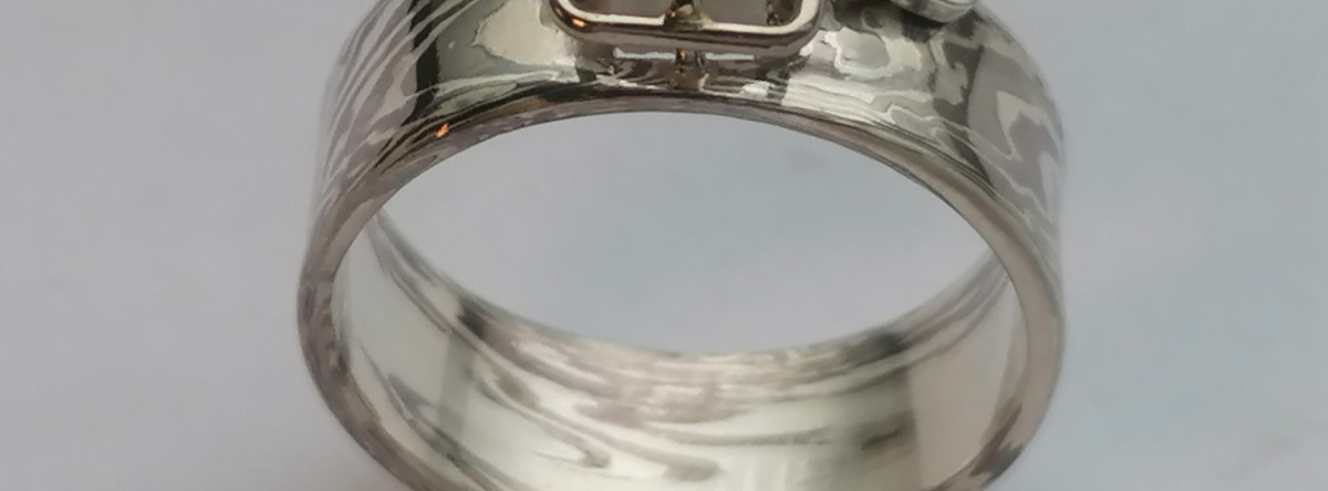 Mokume-gane-ring-met-ruwe-diamant.jpg