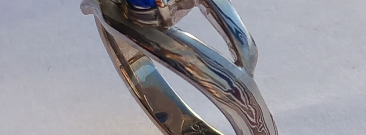 Mokume-gane-ring-saffier-queenelizabeth.jpg
