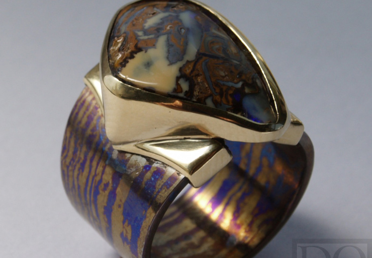 Opaal-Titaniumring-Doesdesign.jpg