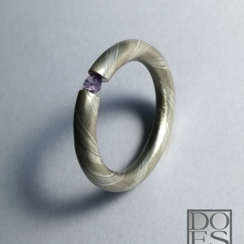 Mokume-gane ring met amethyst.jpg