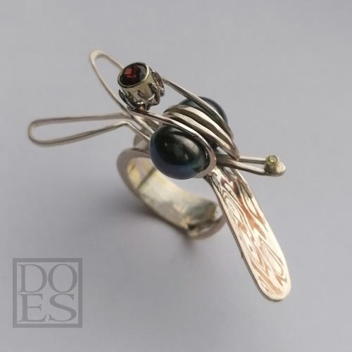 Womans-ring-Mosquito.jpg
