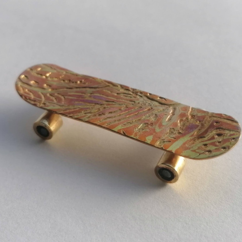 Finger-skateboard.jpg
