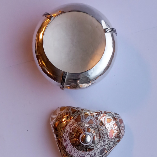 Zilveren-potje-Mokume-gane.jpg